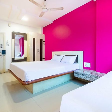 Spot On 42793 Hotel Gurukrupa Ширди Экстерьер фото
