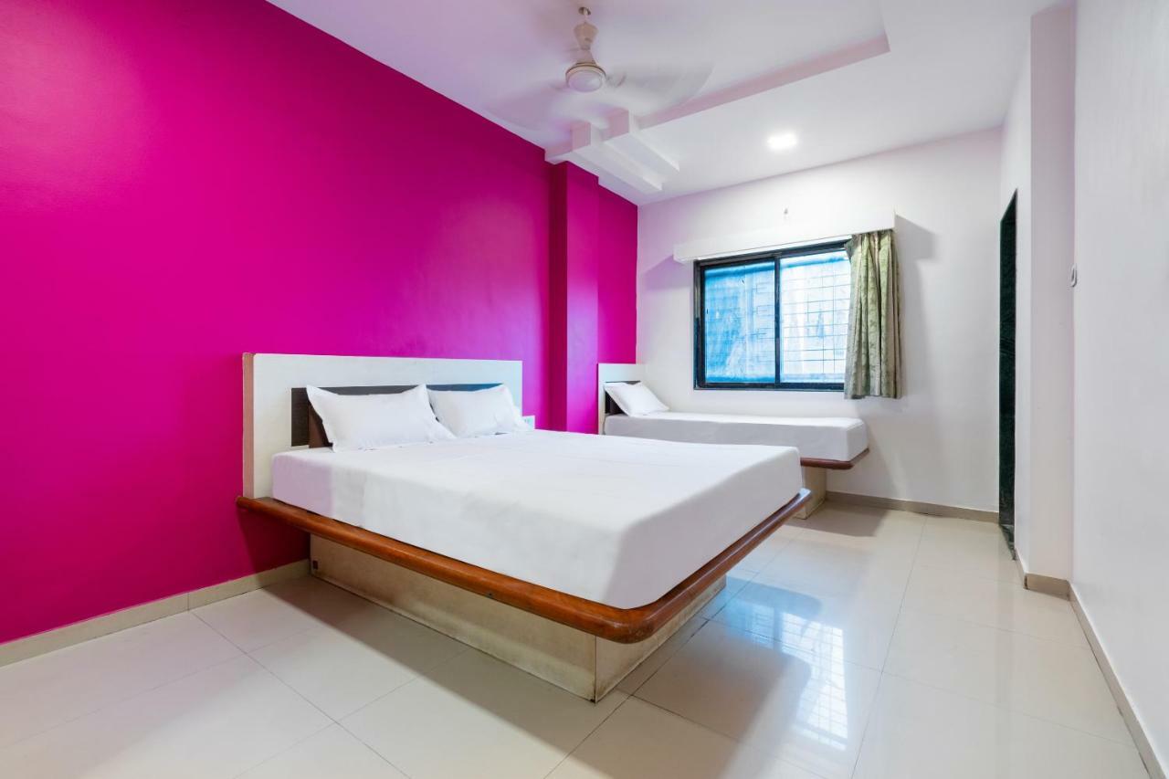 Spot On 42793 Hotel Gurukrupa Ширди Экстерьер фото